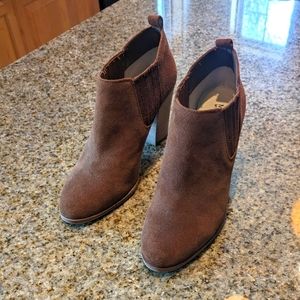 Women's Michael Kors Suede ankle Boots Brown barely worn